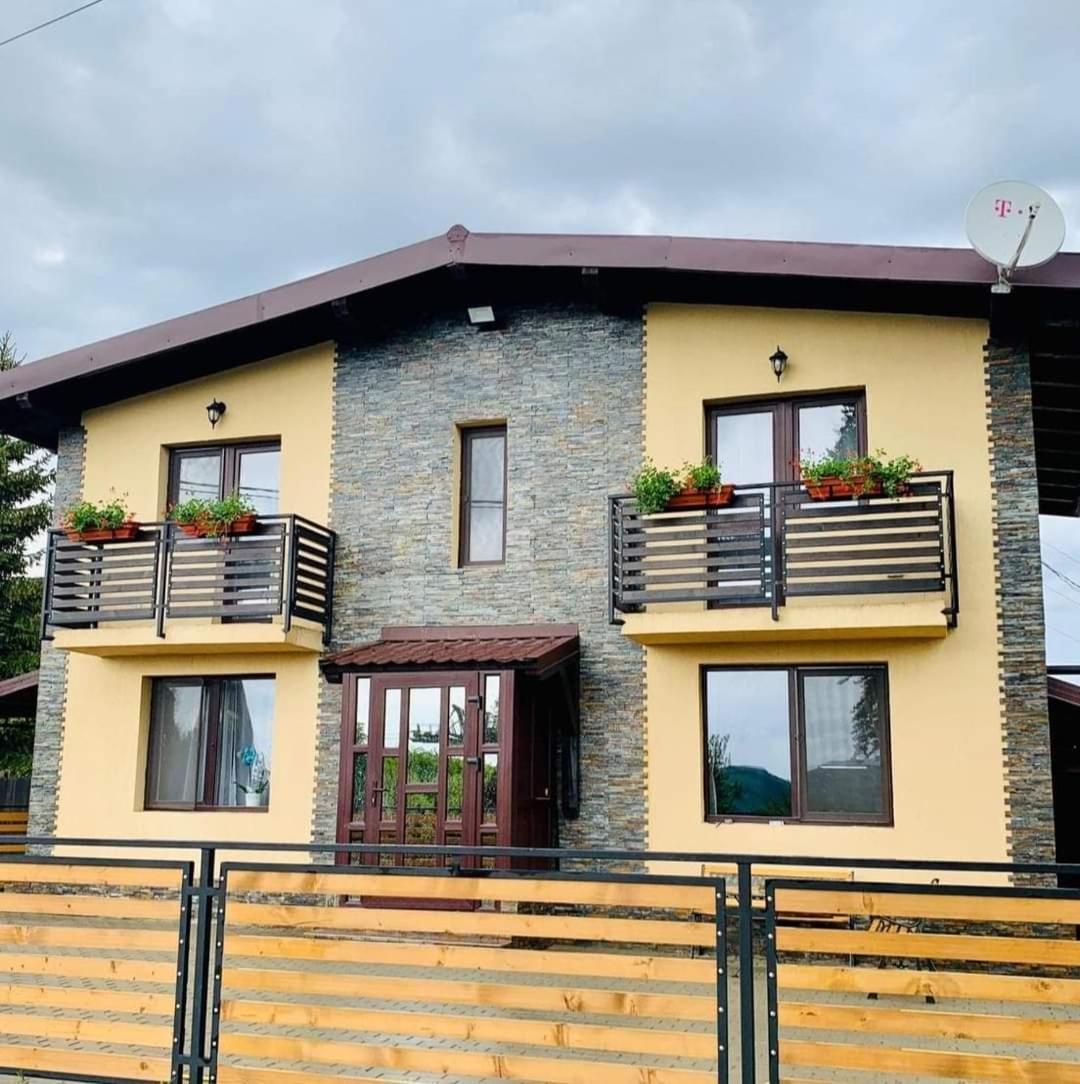 Villa Wild Петрошани Экстерьер фото